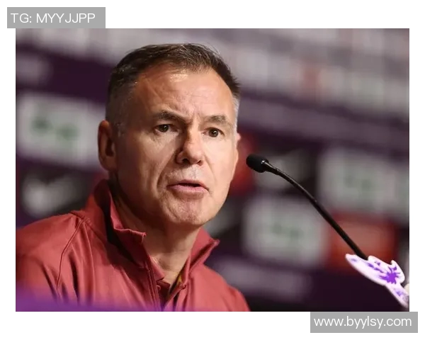 英超联赛将继续举行闭门比赛，球员和教练需全员合规测试